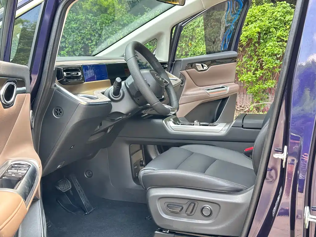 GAC Motor Trumpchi E8 PHEV — миниатюра 6