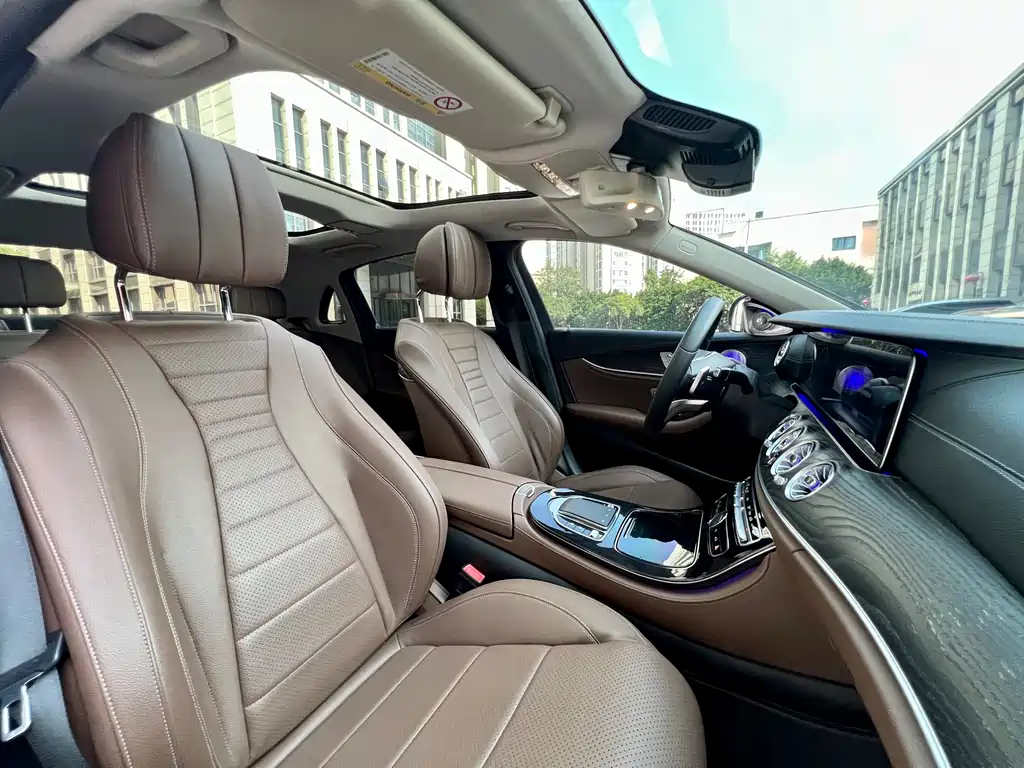Mercedes-Benz E-Class — миниатюра 31