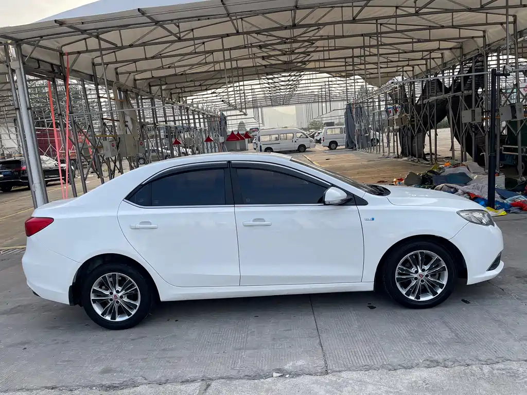 Roewe 360 — миниатюра 4