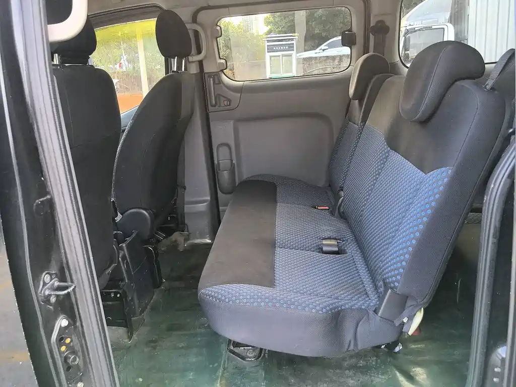 Nissan NV200 — миниатюра 11
