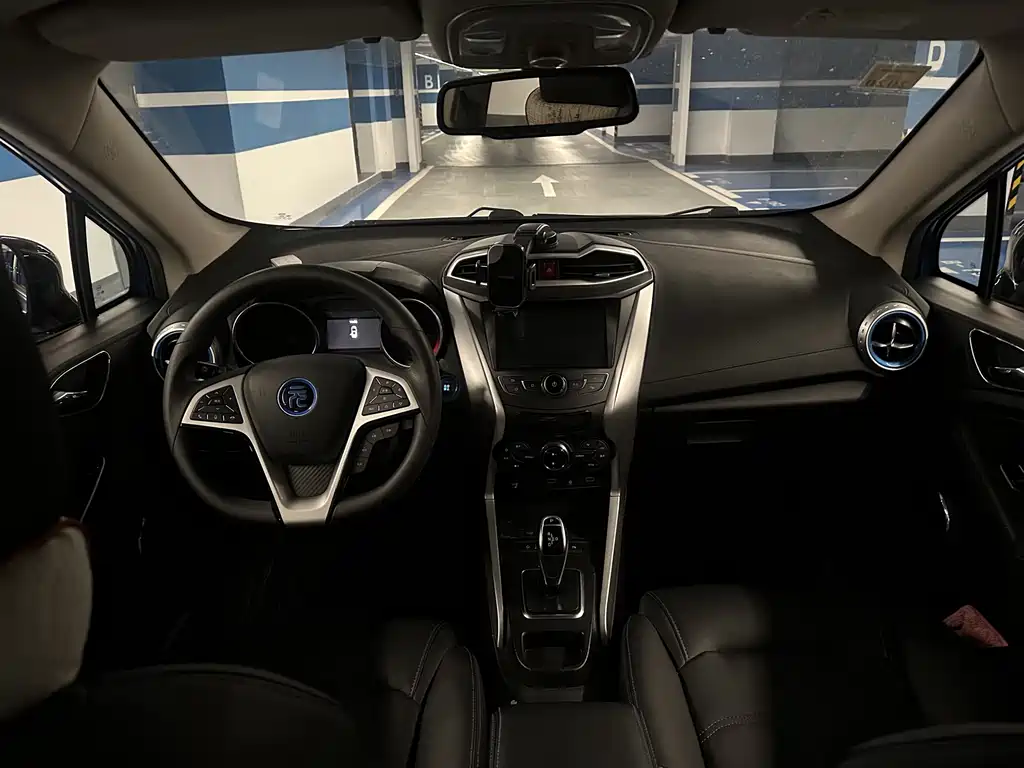 BYD Yuan EV — миниатюра 9