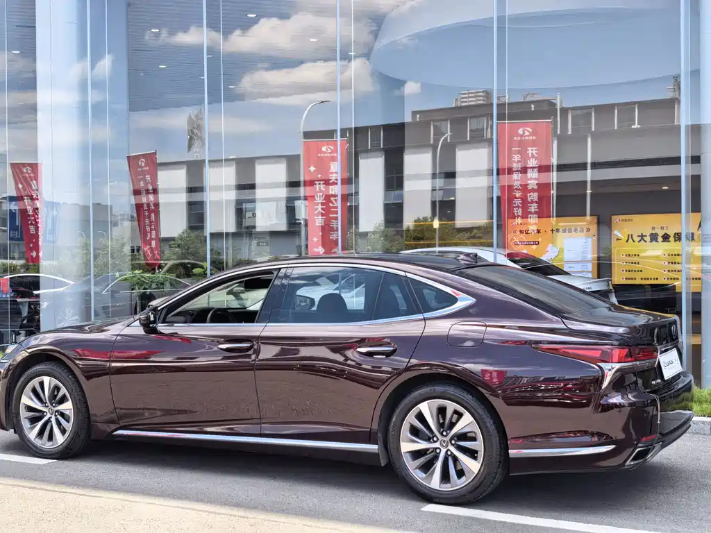 Lexus LS — миниатюра 14