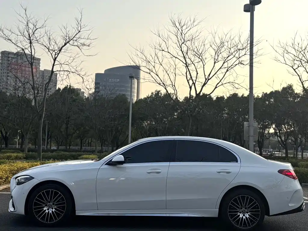 Mercedes-Benz C-Class — миниатюра 5