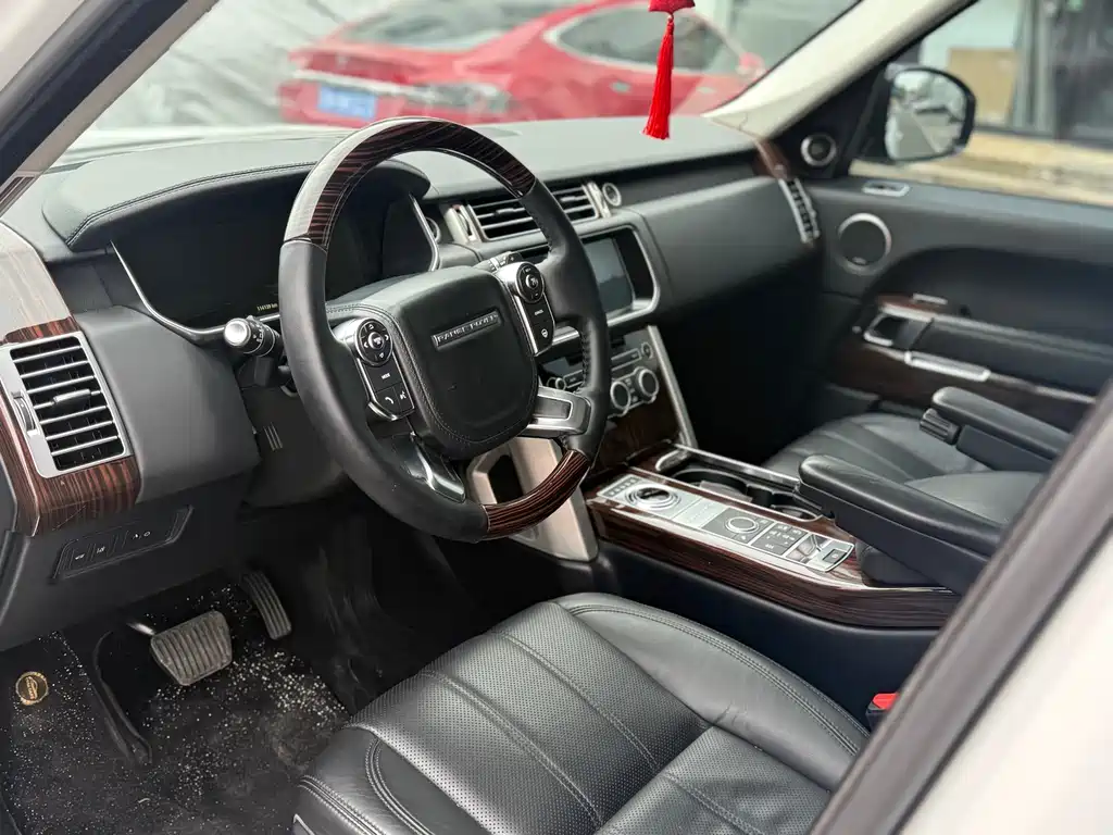 Land Rover Range Rover — миниатюра 6