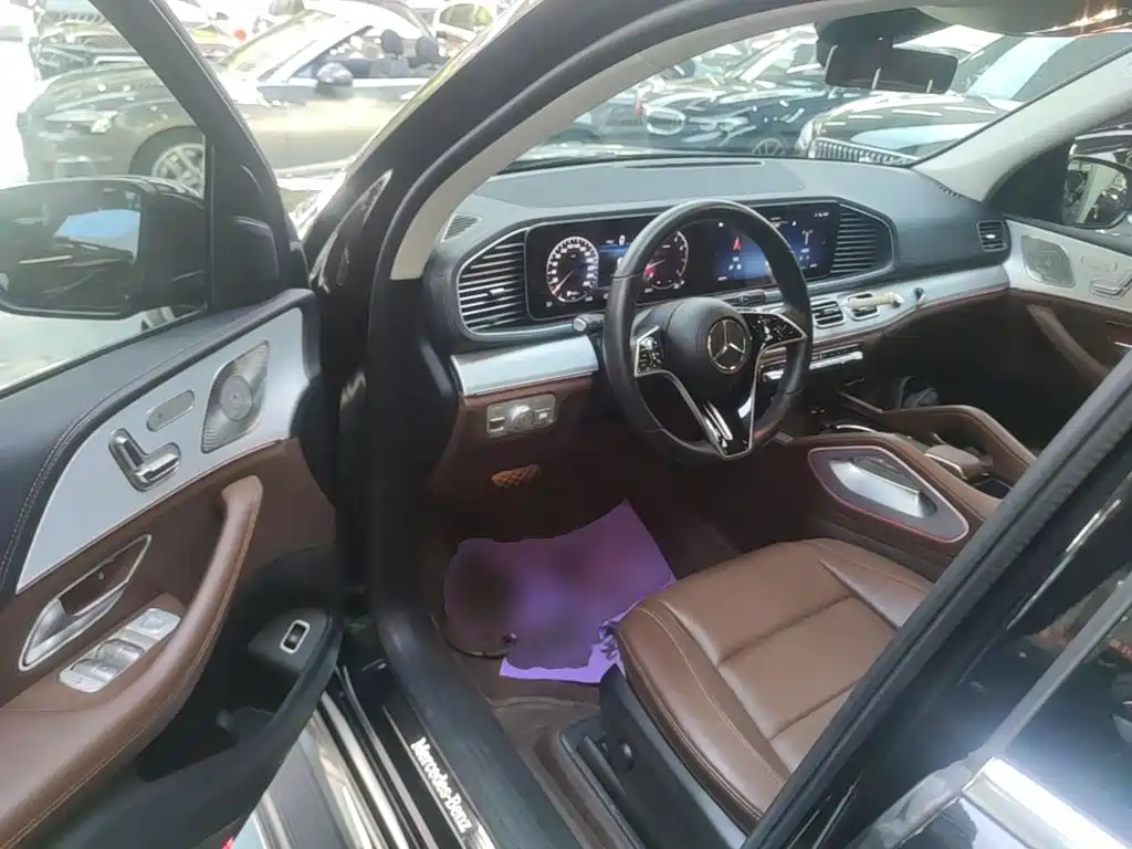 Mercedes-Benz GLE (Import) — миниатюра 16