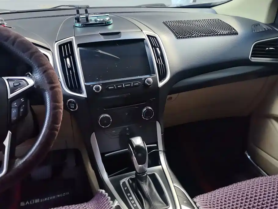 Ford Edge — миниатюра 13