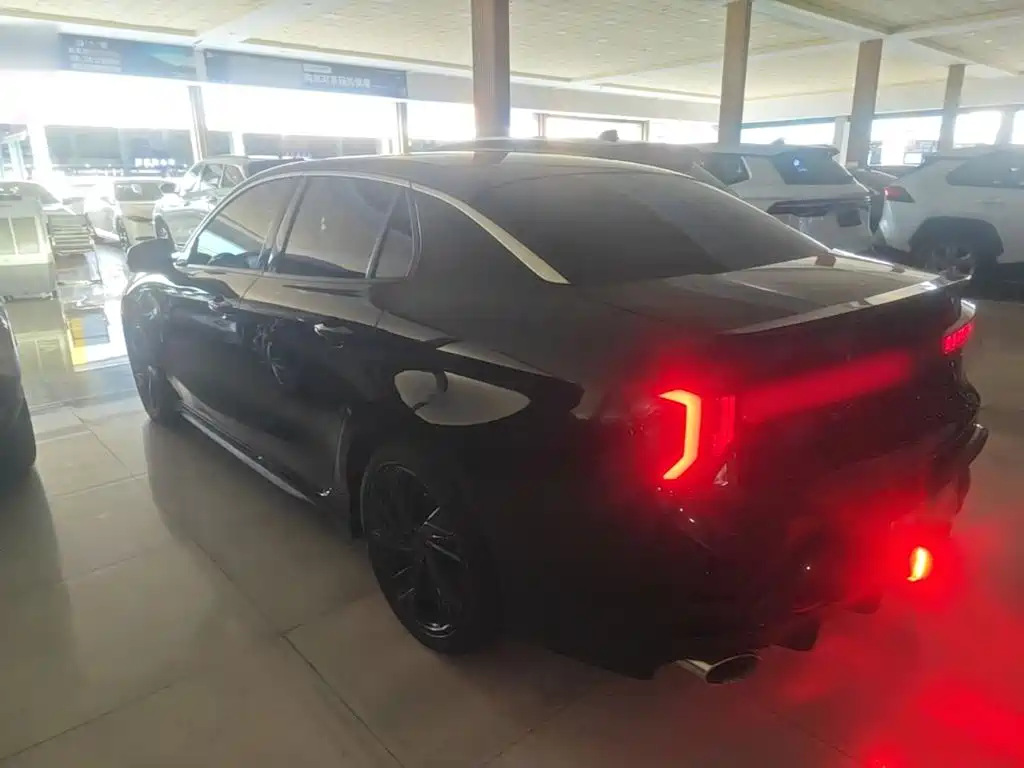 Lynk & Co 03 — миниатюра 5