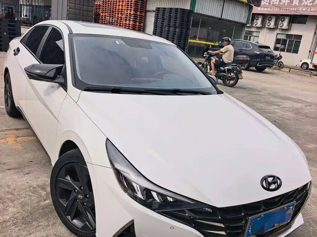 Hyundai Elantra — миниатюра 4