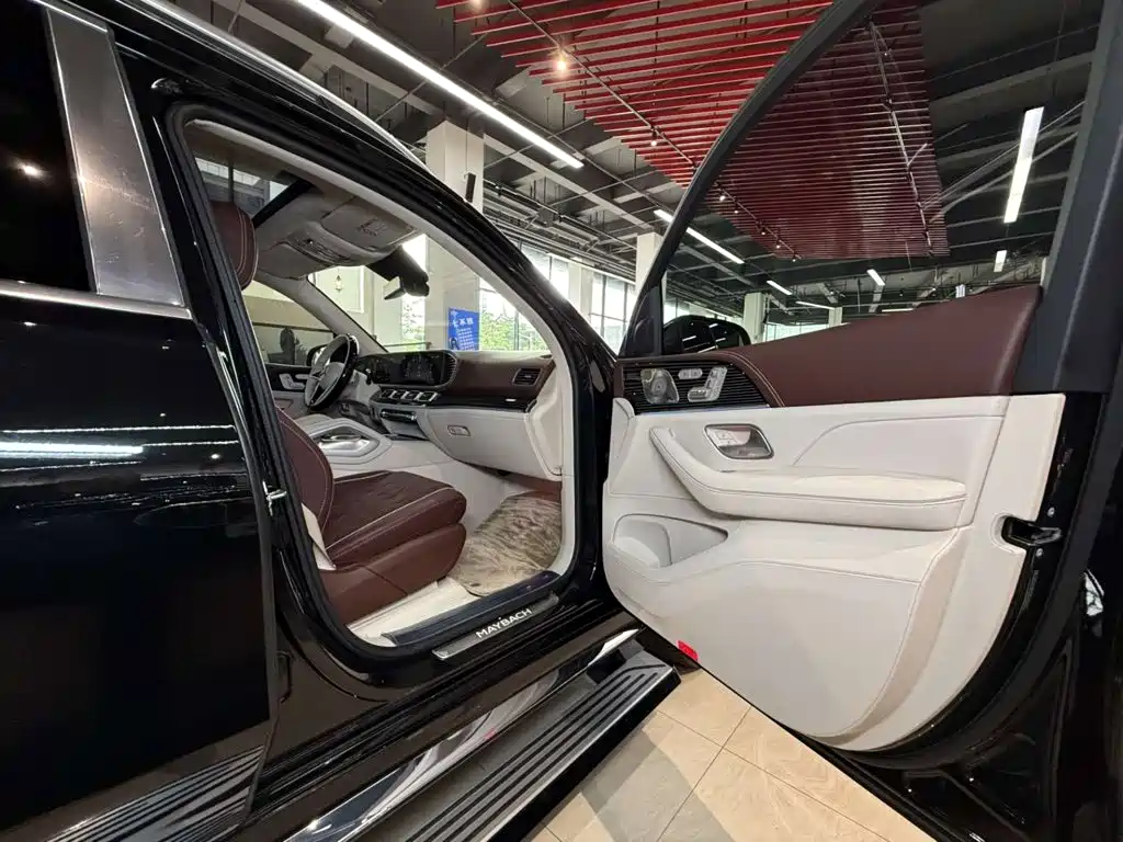 Mercedes-Benz GLS — миниатюра 35
