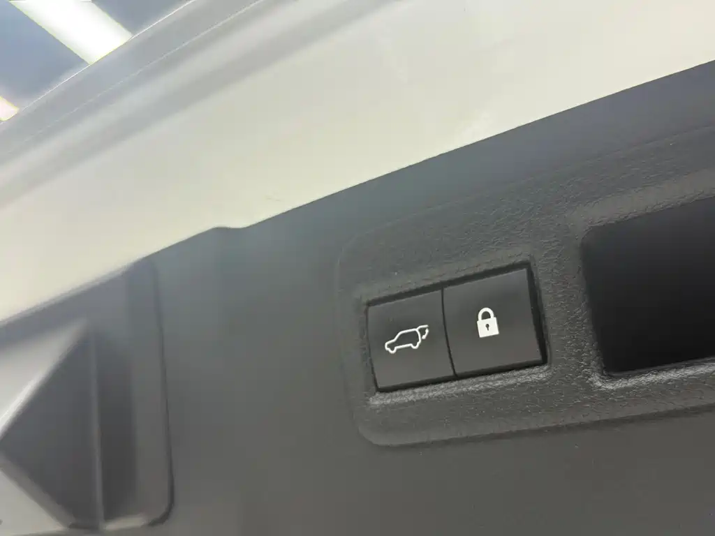 Lexus NX — миниатюра 24