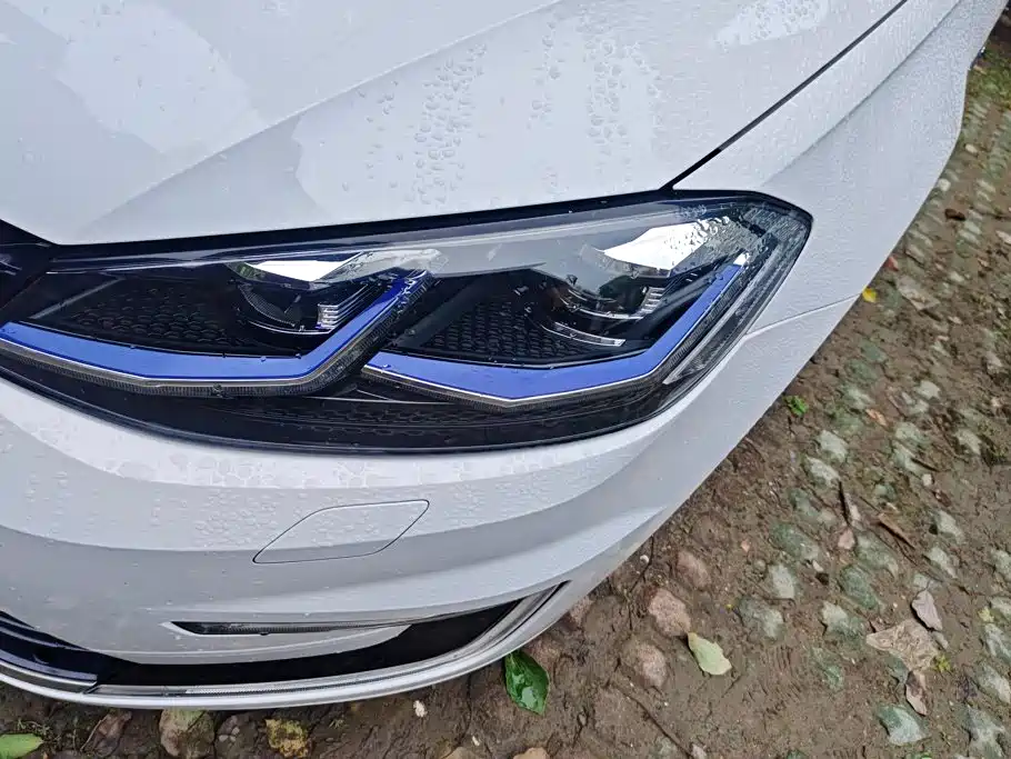 Volkswagen Golf EV — миниатюра 5