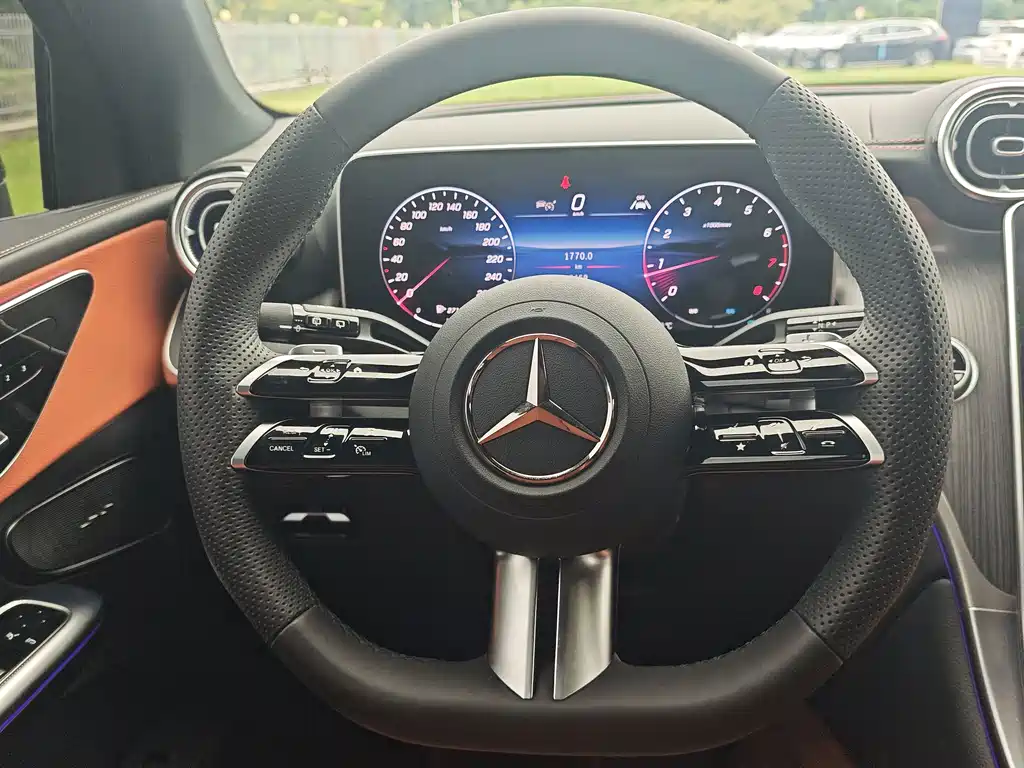 Mercedes-Benz GLC — миниатюра 14