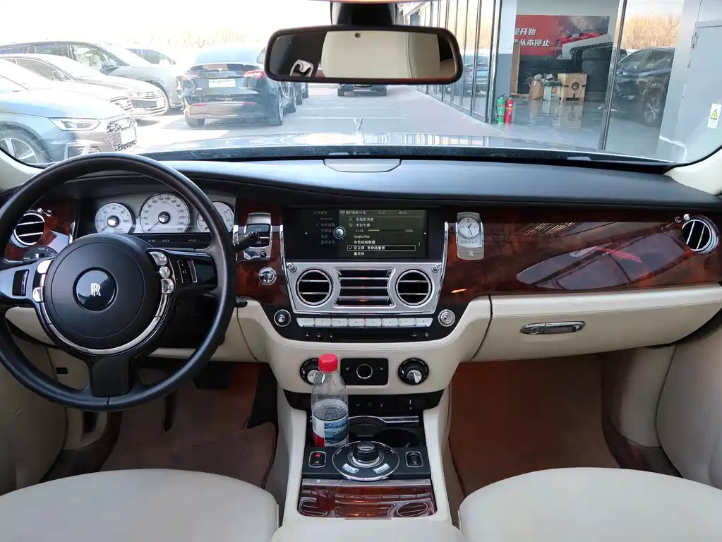 Rolls-Royce Ghost 2010 6.6T Standard