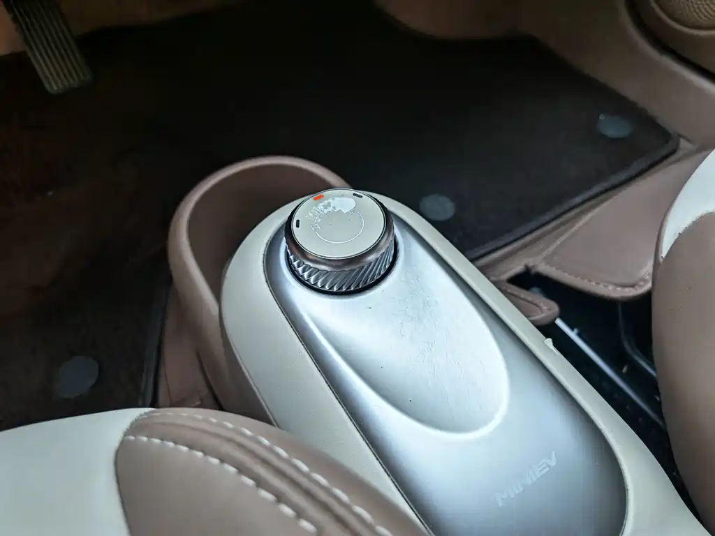 Wuling MINIEV — миниатюра 17