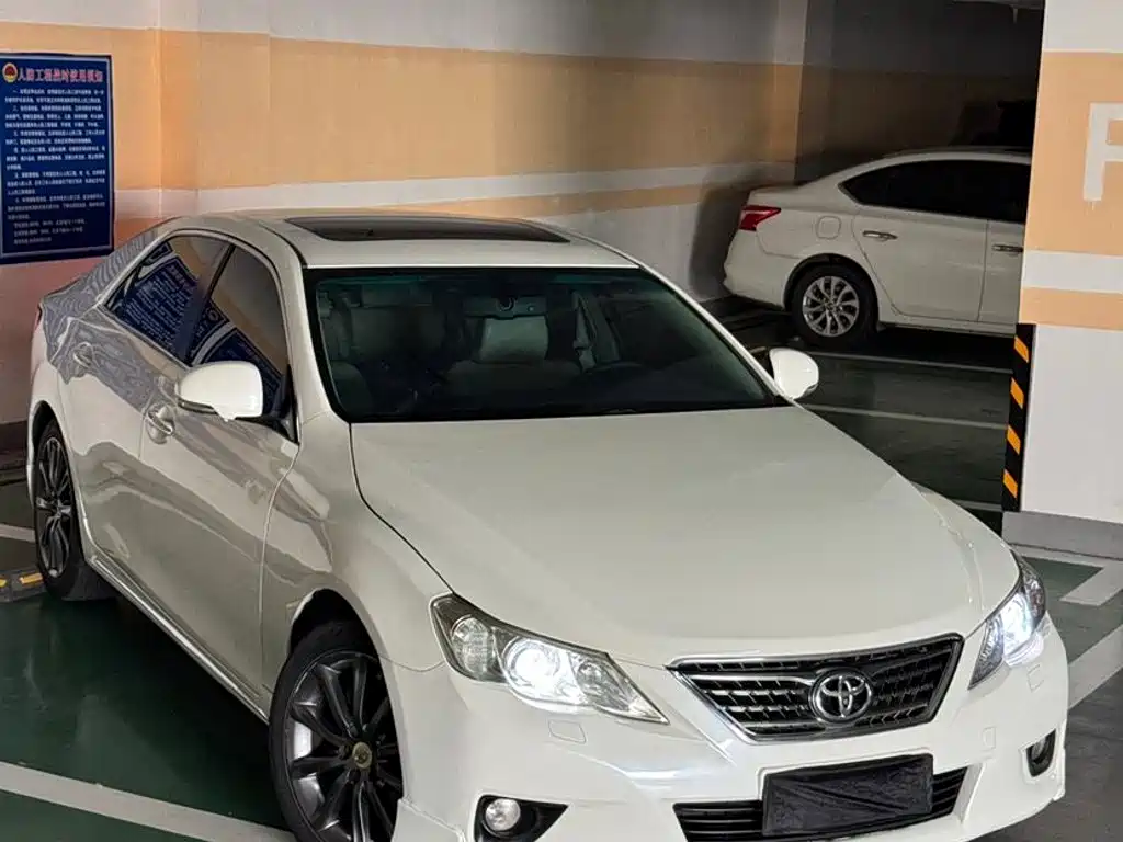Toyota Reiz — миниатюра 5