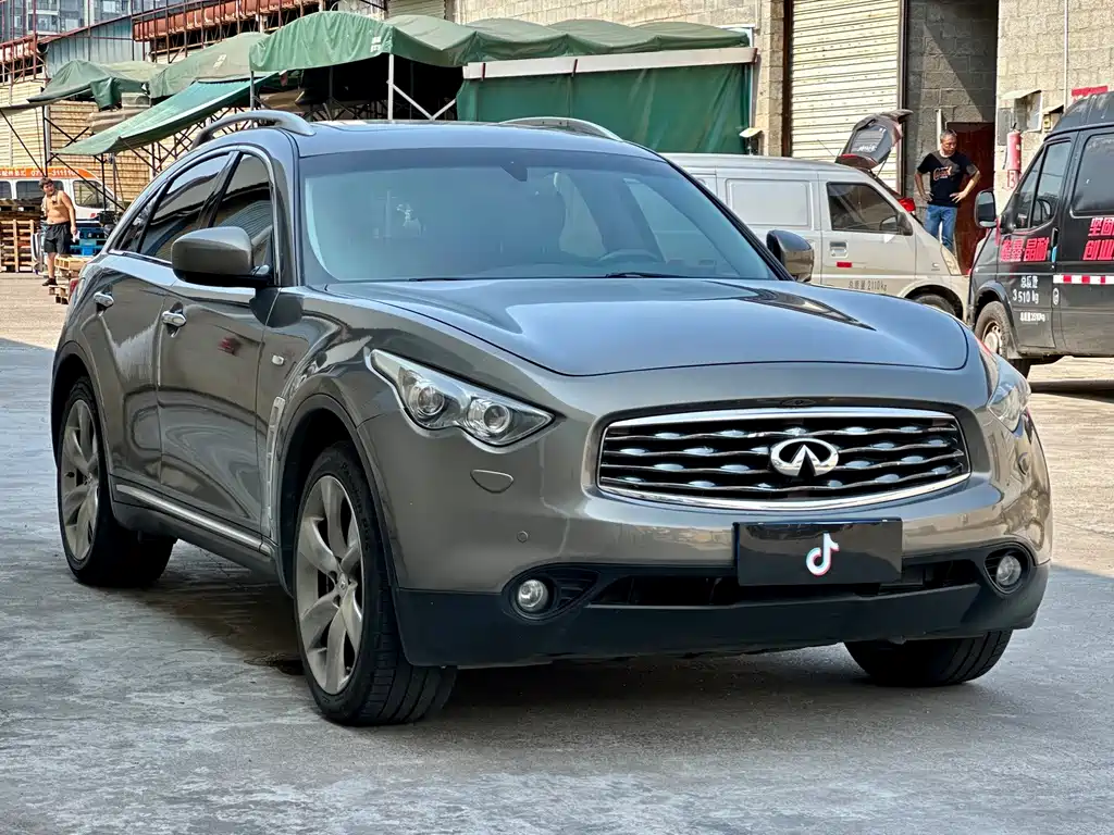 Infiniti FX — миниатюра 3