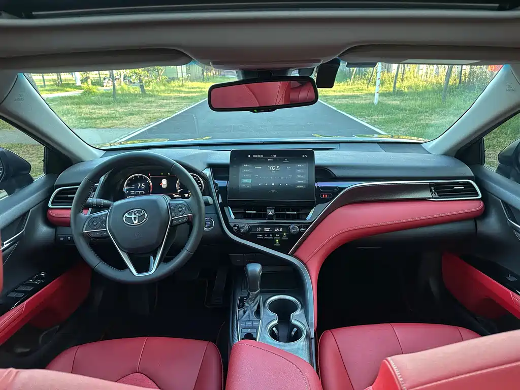 Toyota Camry — миниатюра 9