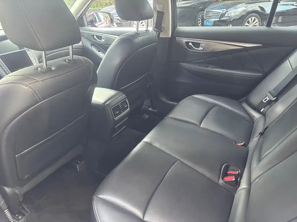 Infiniti Q50L — миниатюра 13