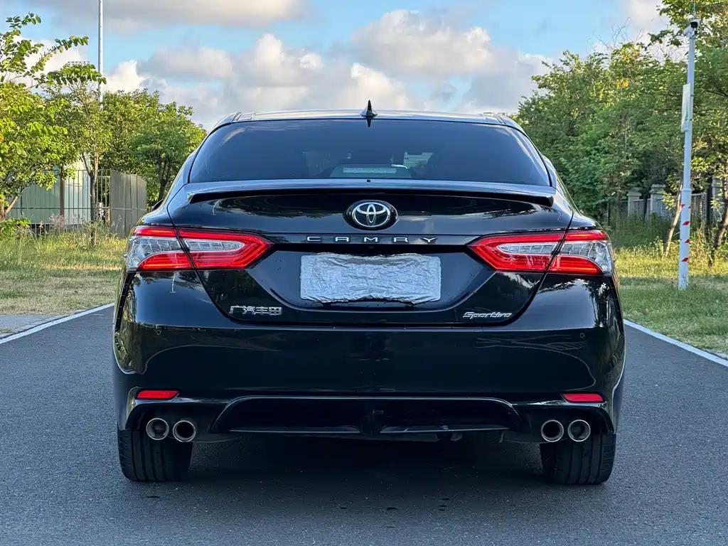 Toyota Camry — миниатюра 5