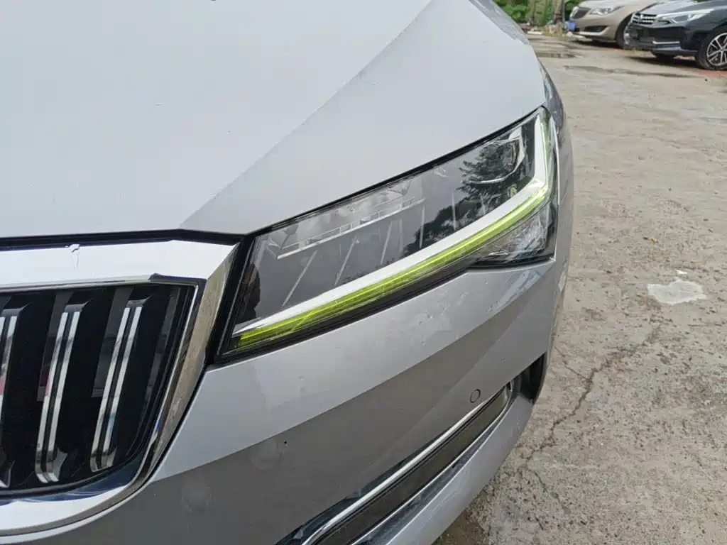 Skoda Superb — миниатюра 24