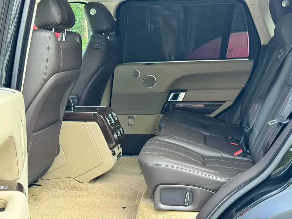 Land Rover Range Rover — миниатюра 8