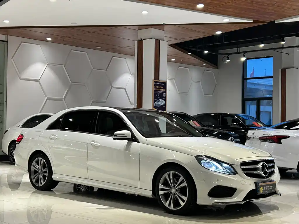 Mercedes-Benz E-Class — миниатюра 4