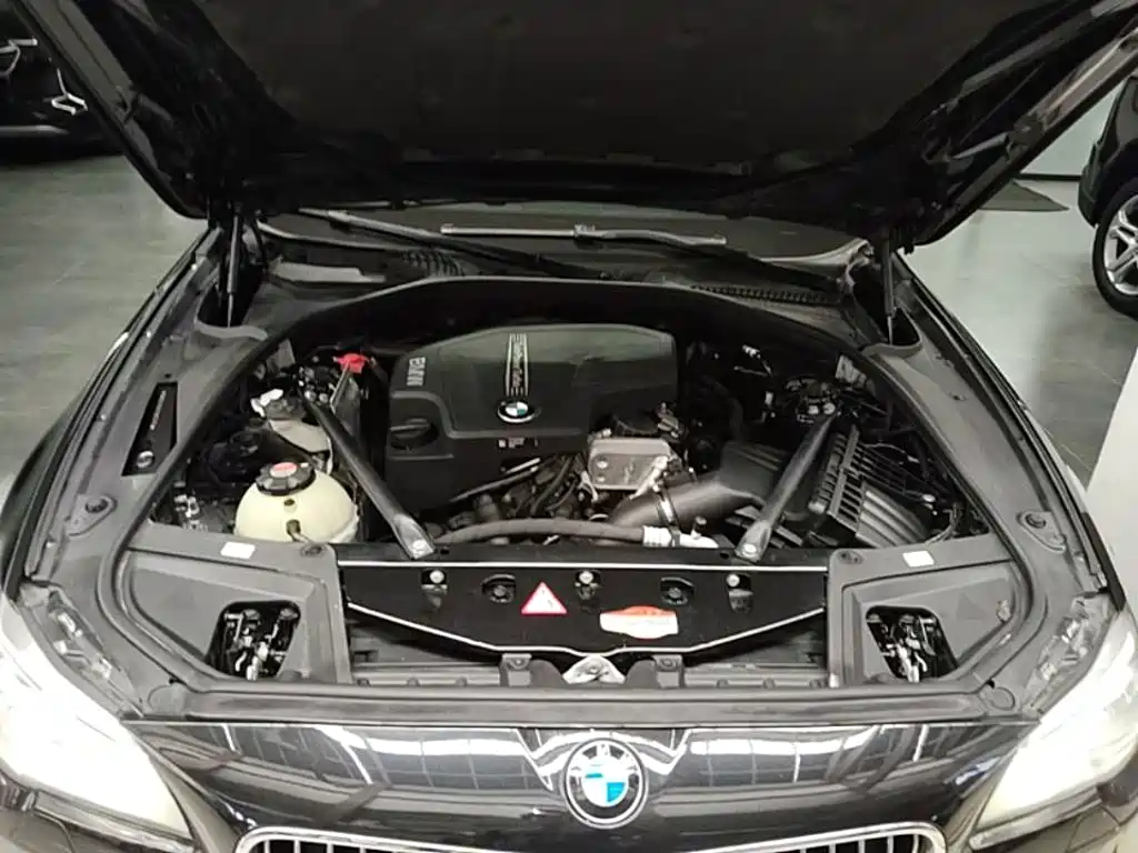 BMW 5 Series — миниатюра 20