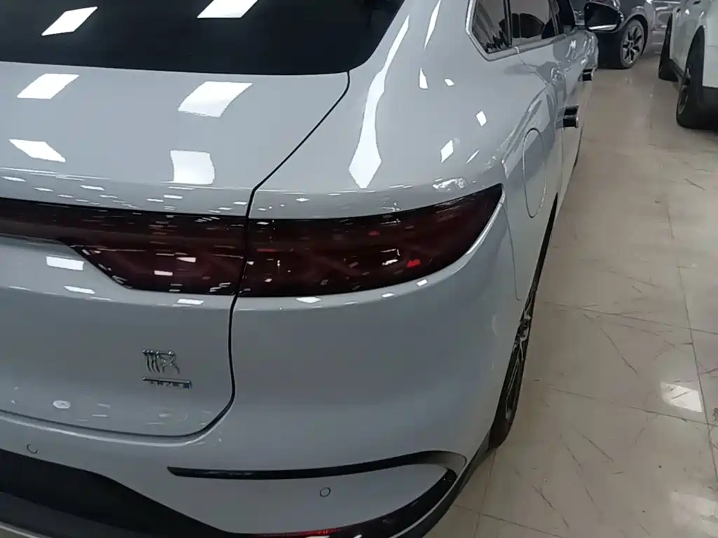 BYD Han — миниатюра 8