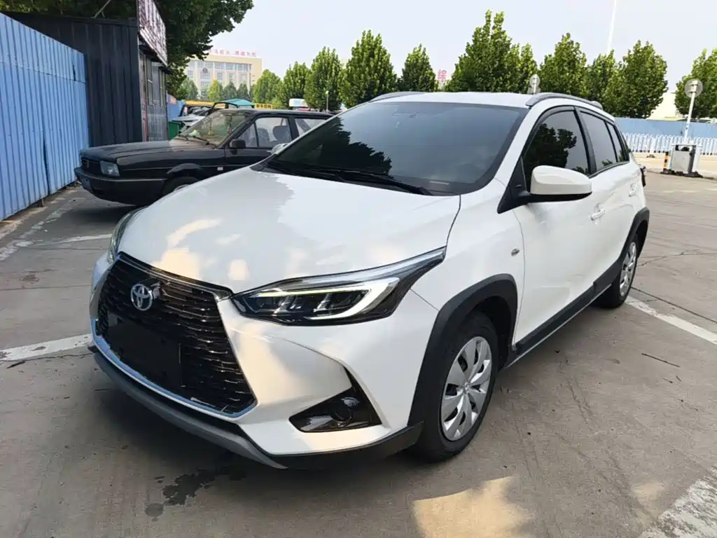 Toyota Yaris L — миниатюра 2
