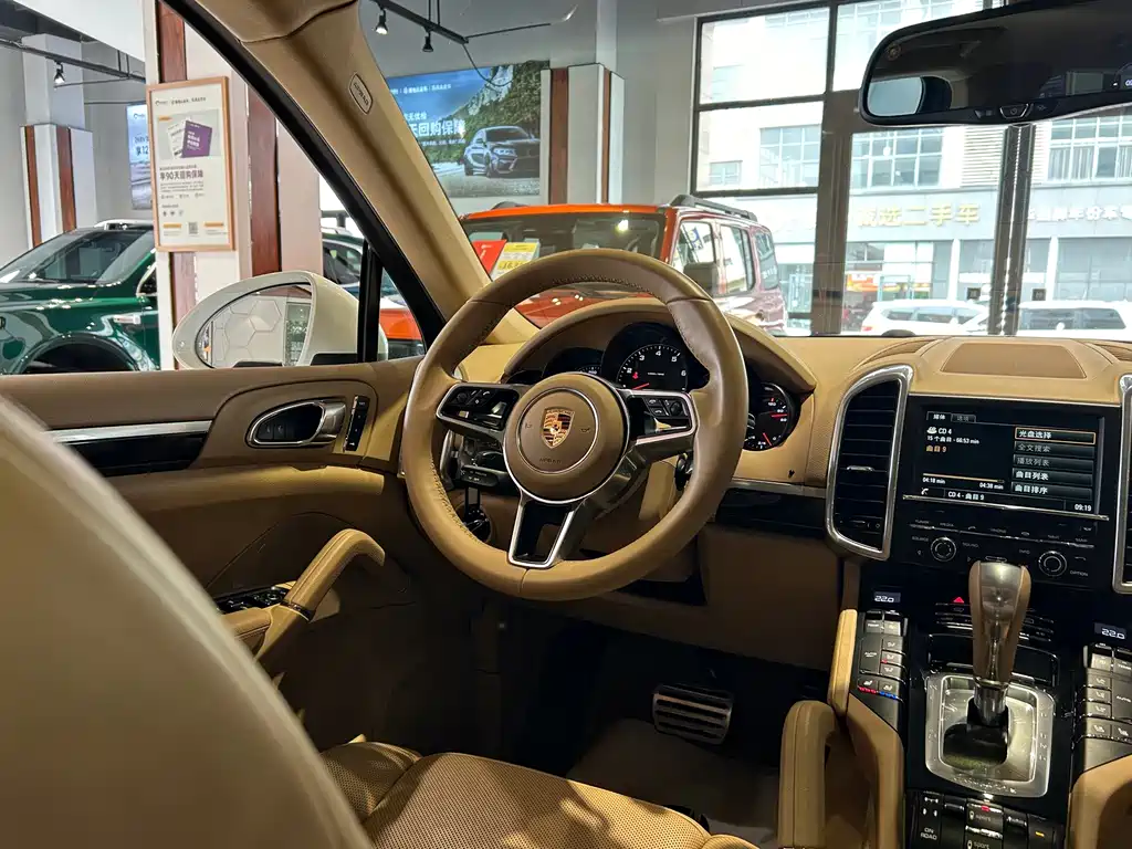 Porsche Cayenne — миниатюра 26