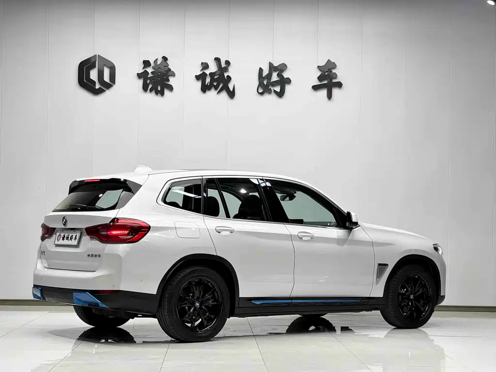 BMW iX3 — миниатюра 8