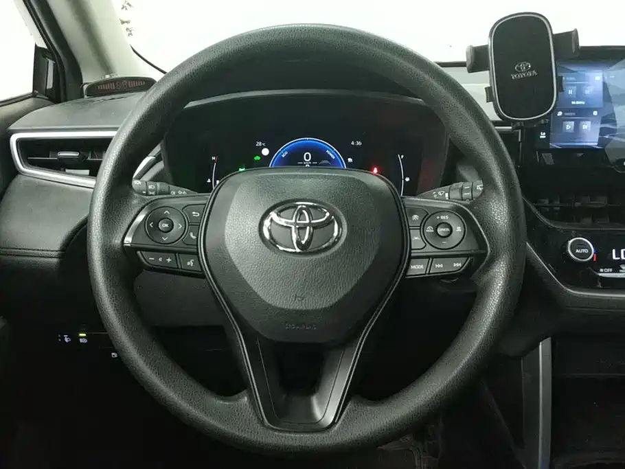 Toyota Corolla Cross — миниатюра 15