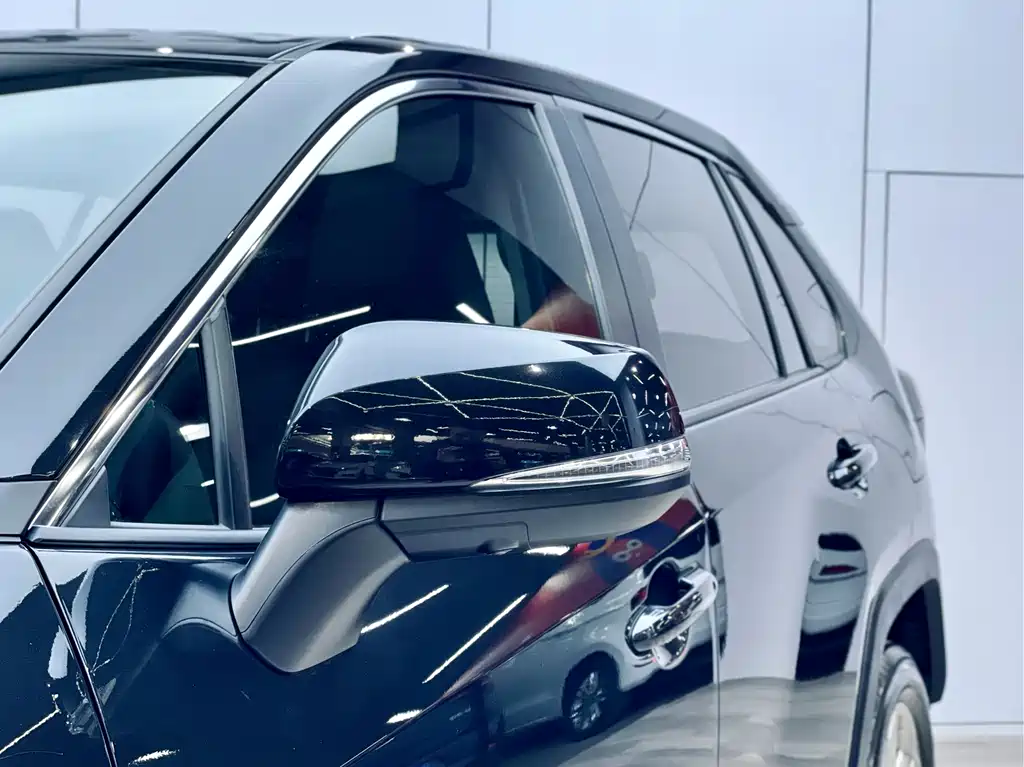 Toyota RAV4 — миниатюра 28