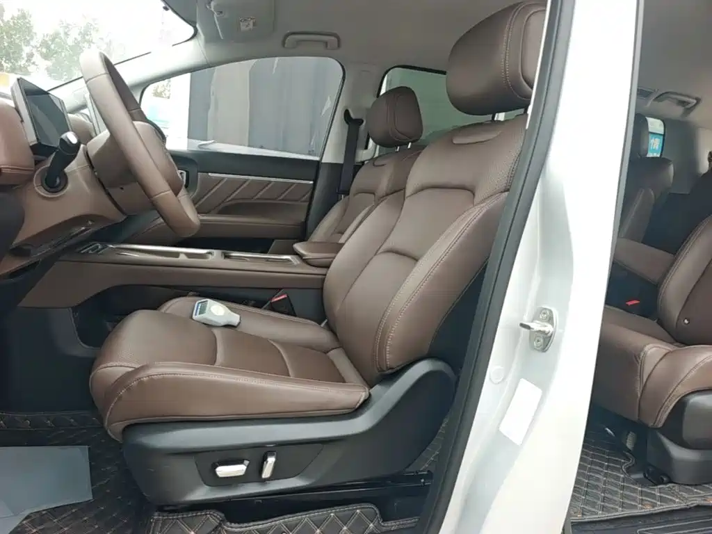 Wuling Xingguang 730 New Energy — миниатюра 15