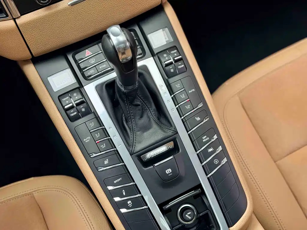 Porsche Macan — миниатюра 5