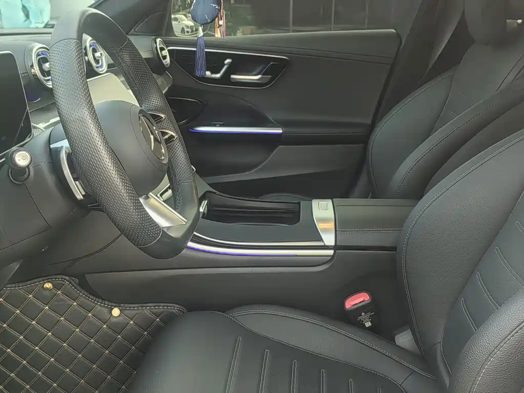 Mercedes-Benz C-Class — миниатюра 6