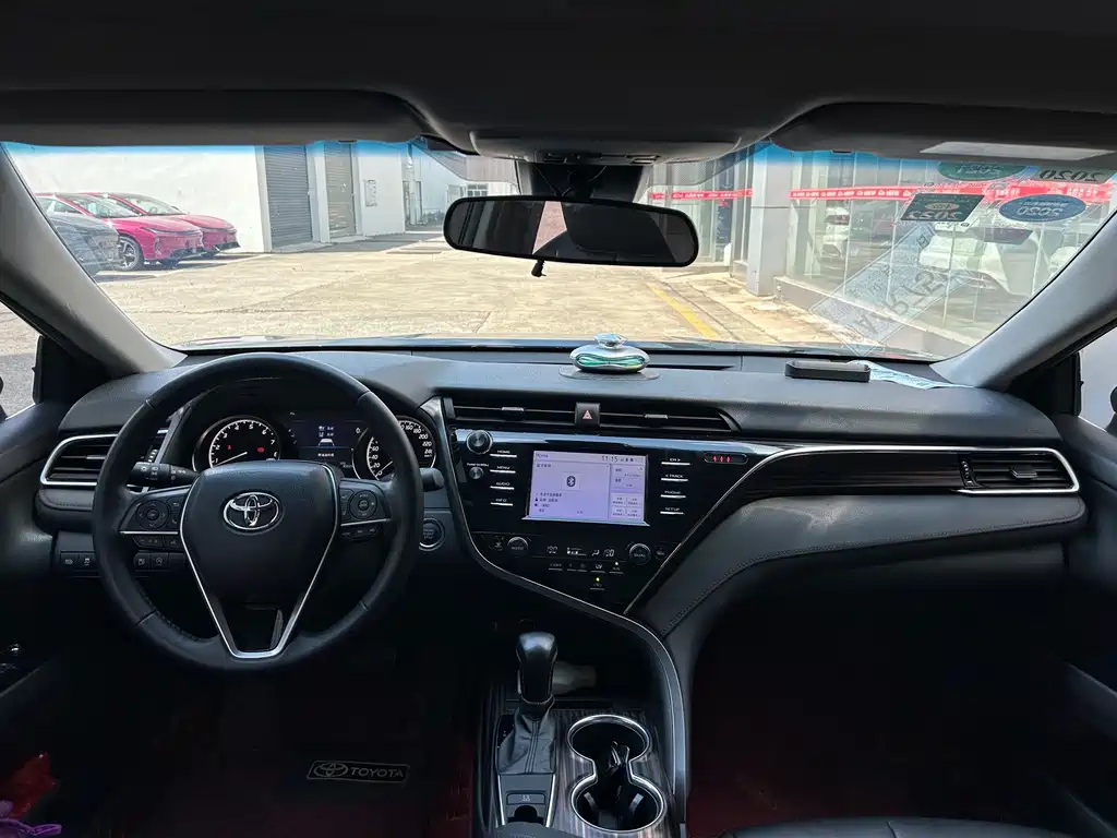 Toyota Camry — миниатюра 8