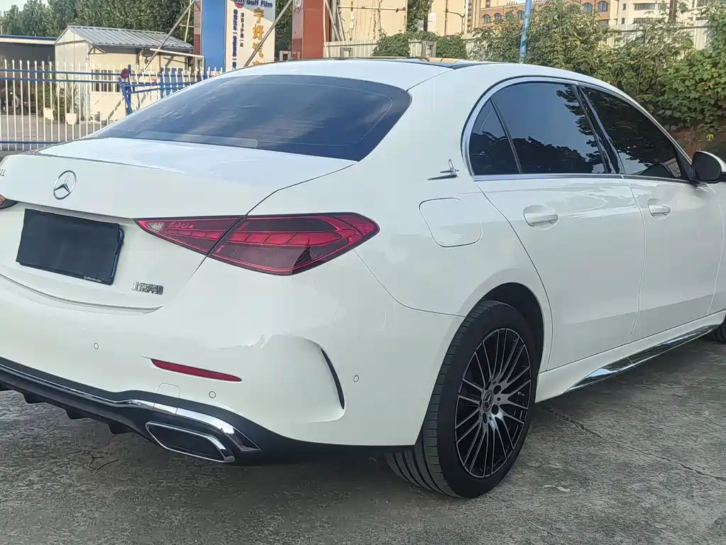 Mercedes-Benz C-Class — миниатюра 11