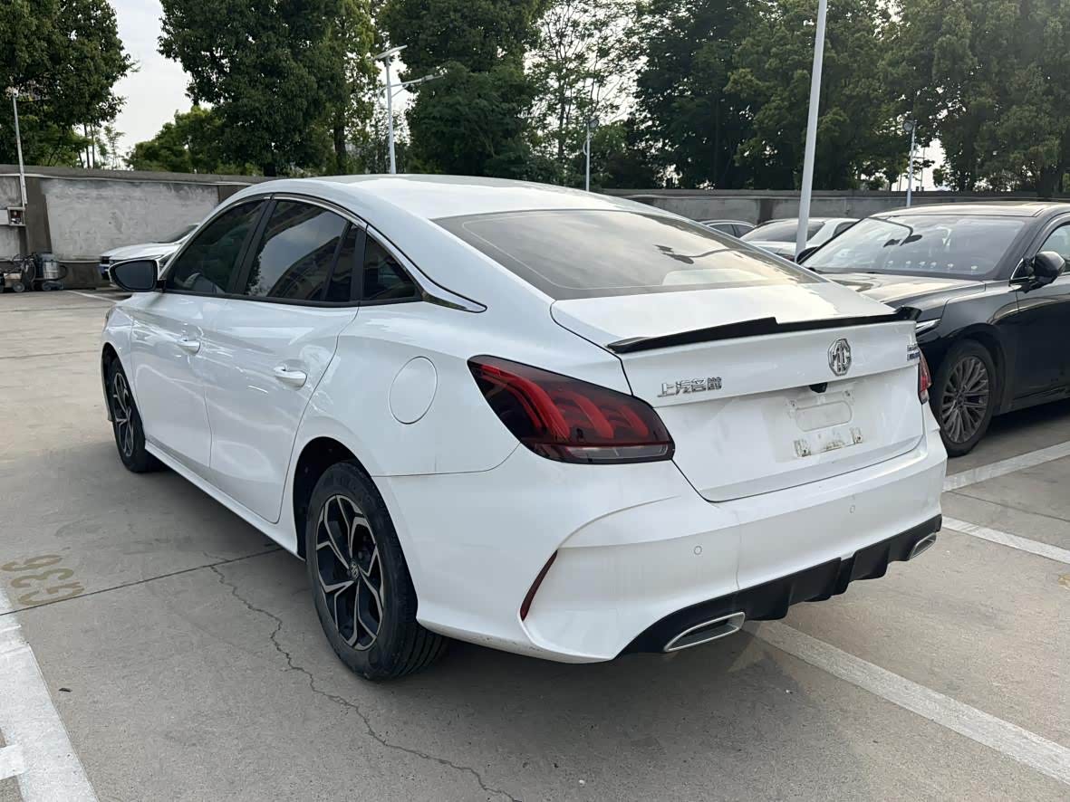 MG MG5 1.5 л 2022 г. Белый, пробег 30000 км