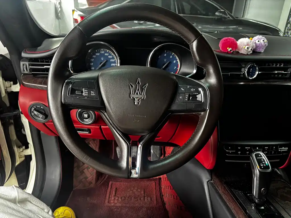Maserati Quattroporte — миниатюра 6