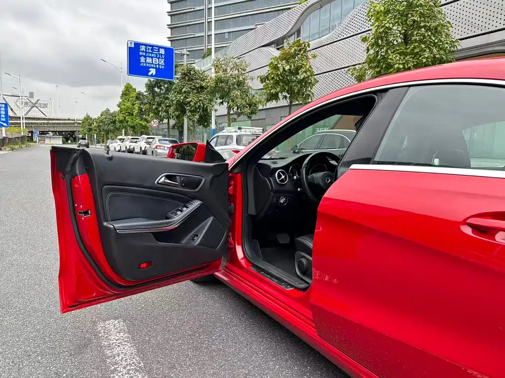 Mercedes-Benz CLA (Import) — миниатюра 4