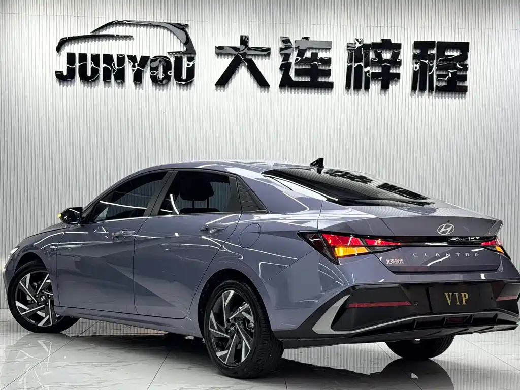Hyundai Elantra — миниатюра 6