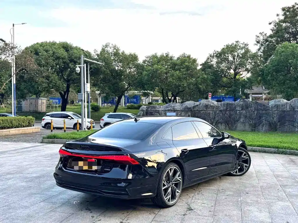 Audi A7L — миниатюра 9