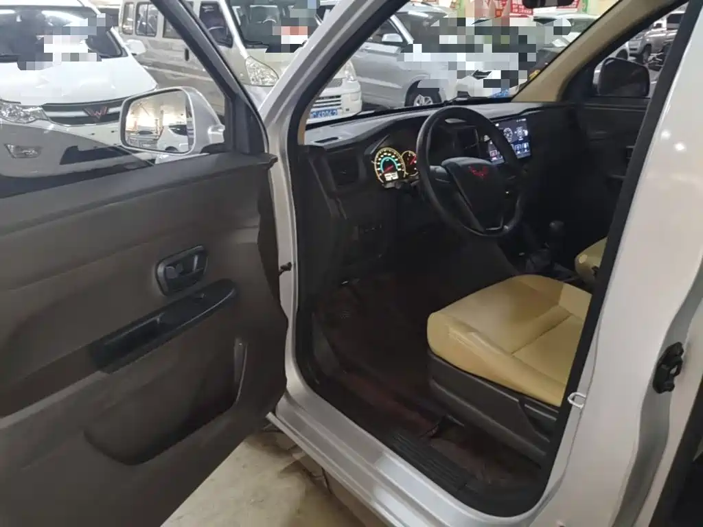 Wuling Hongguang V — миниатюра 16