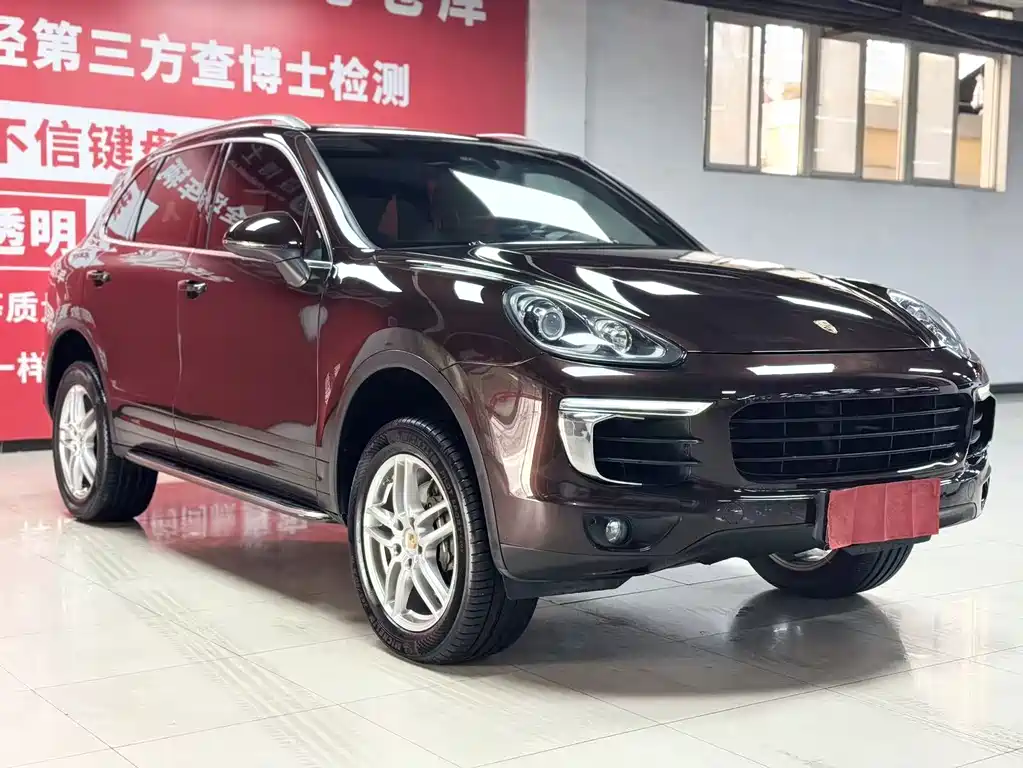 Porsche Cayenne — миниатюра 3