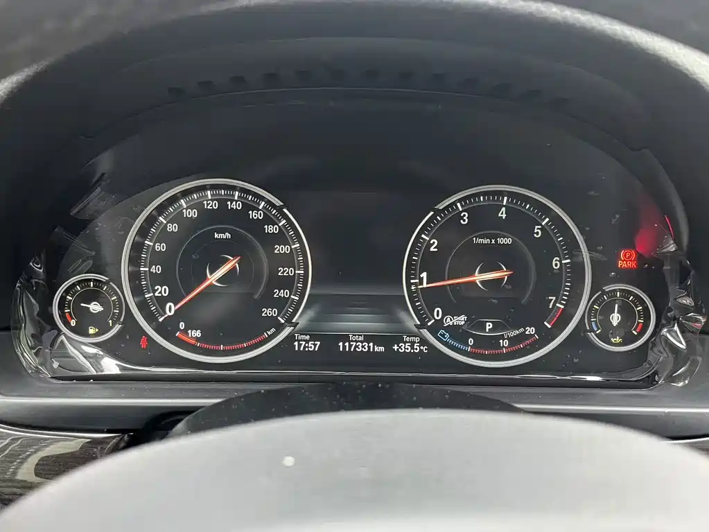 BMW 5 Series — миниатюра 9