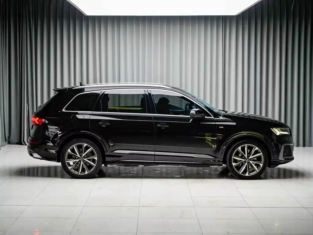 Audi Q7 — миниатюра 4