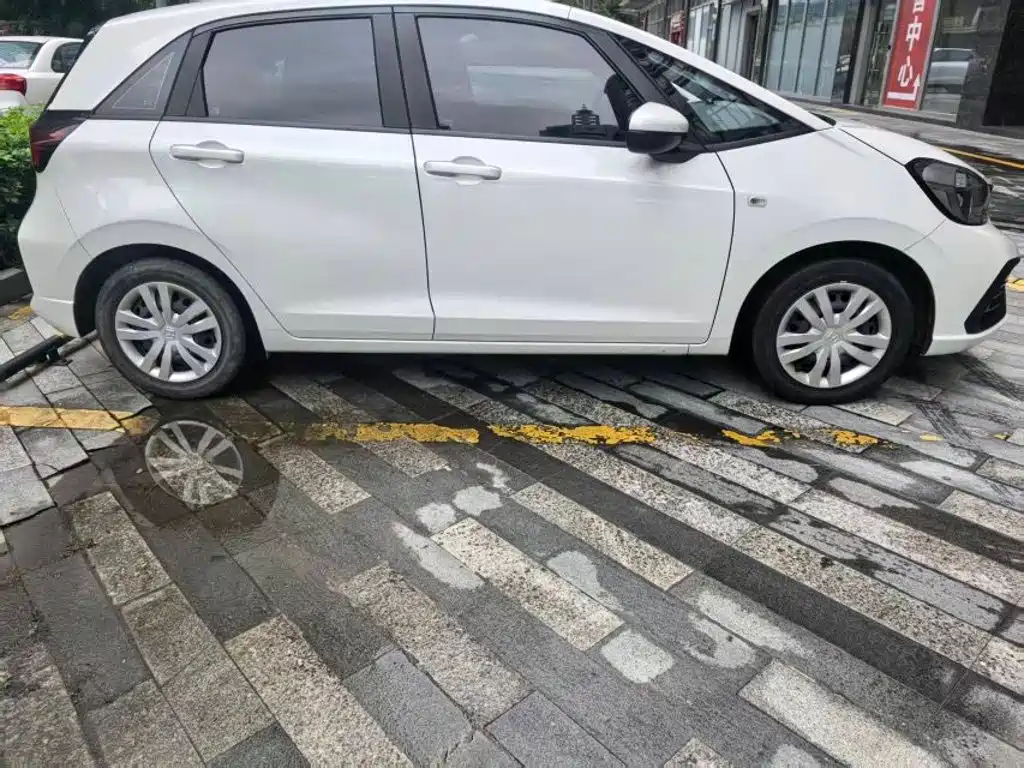Honda Fit — миниатюра 5