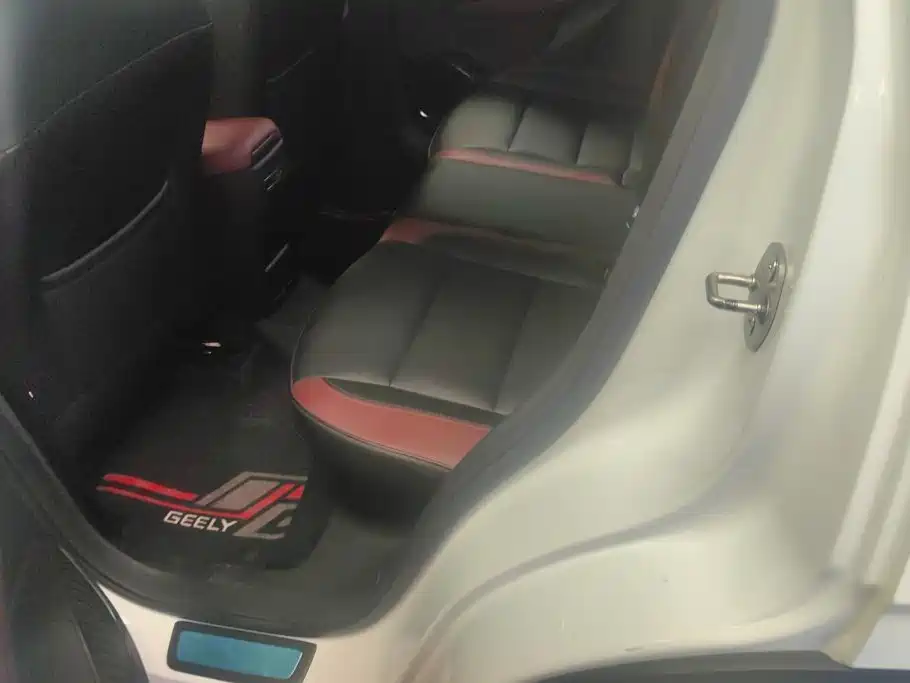 Geely Binyue — миниатюра 11