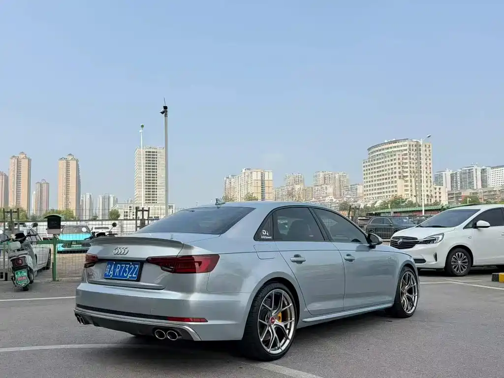 Audi S4 — миниатюра 8
